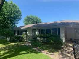 featured image of 414 N Louise Ave