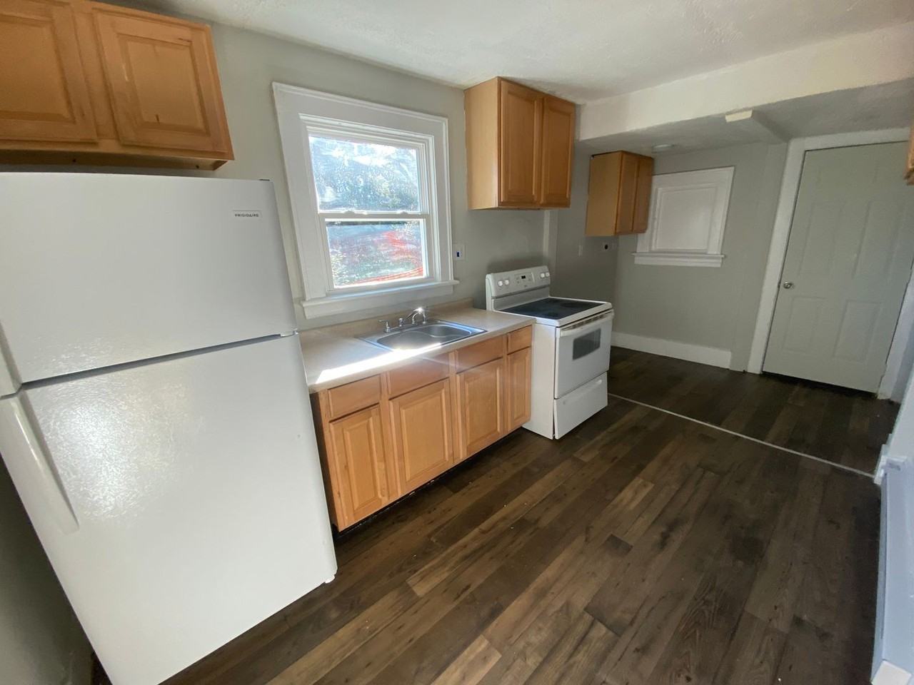 905 Centerdale St - Photo 7 of 10