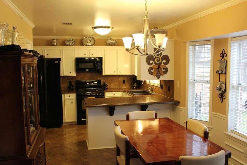 1502 Winchester Dr - Photo 2 of 24