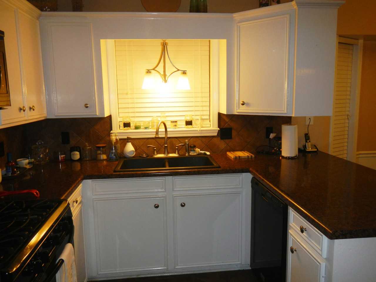 1502 Winchester Dr - Photo 4 of 24