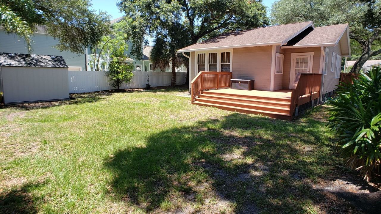 306 S Melville Ave - Photo 6 of 28