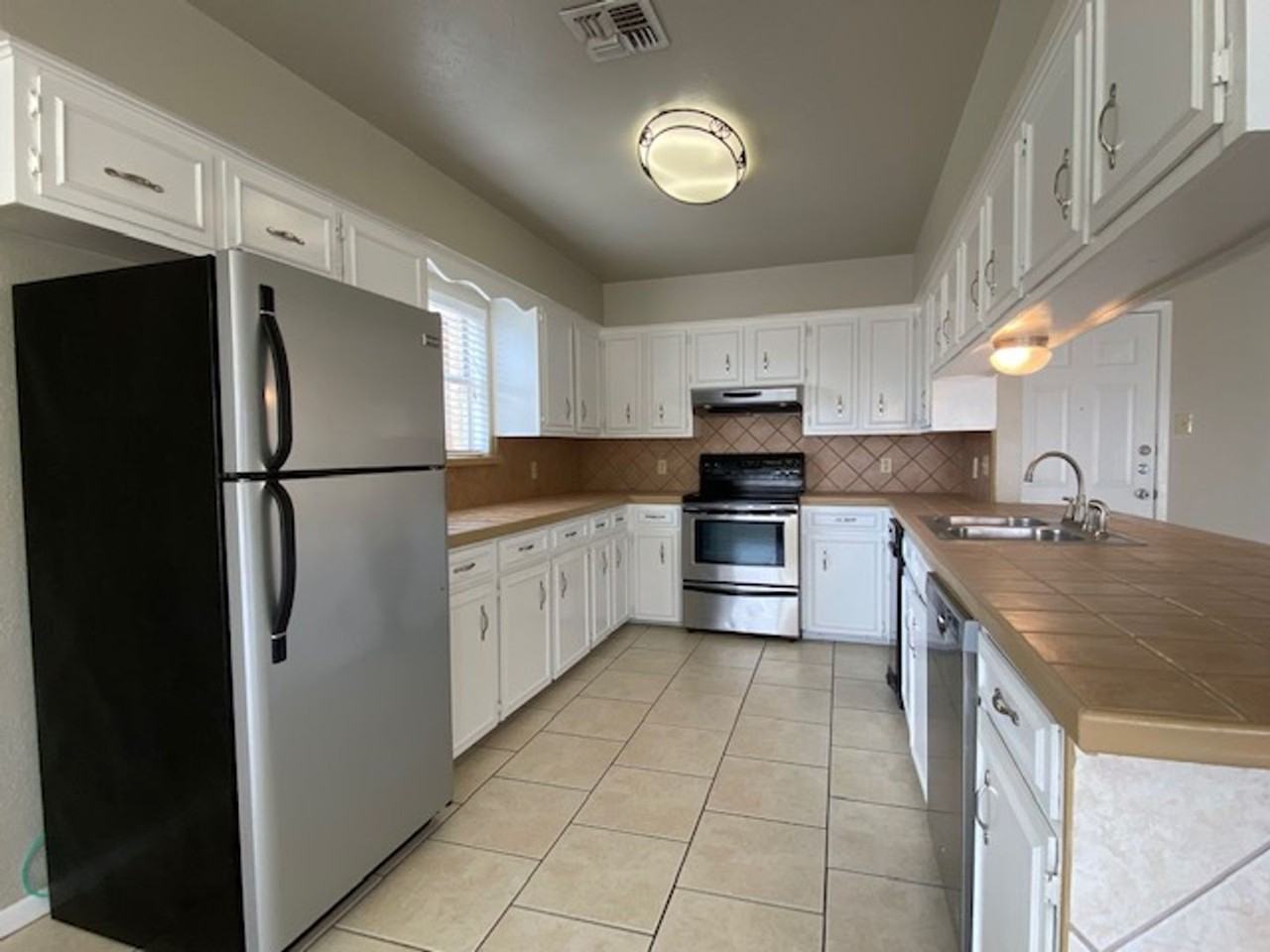 14126 Atascadera Ave - Photo 4 of 40