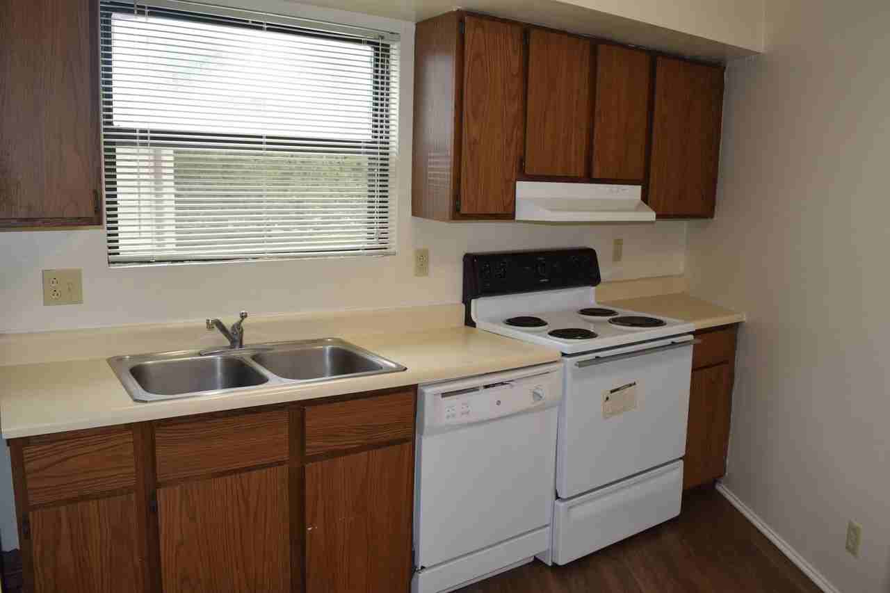 Healey Townhomes - Photo 7 of 19