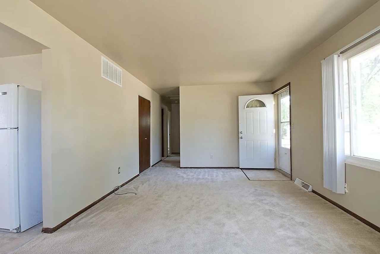 409 24th Ave Nw - Photo 4 of 12