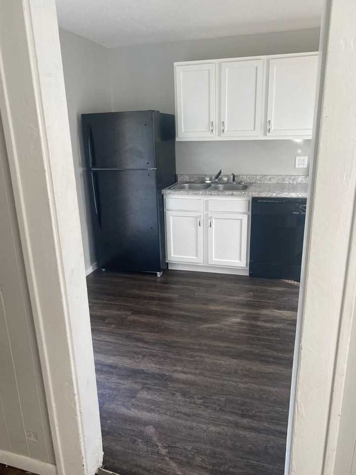 1804 N Ball Ave - Photo 2 of 11