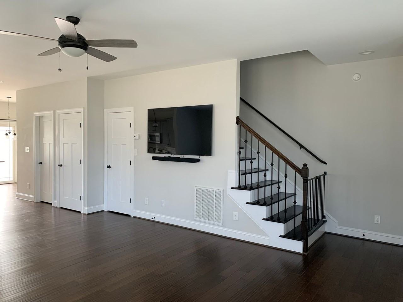 324 Meridian St - Photo 2 of 16