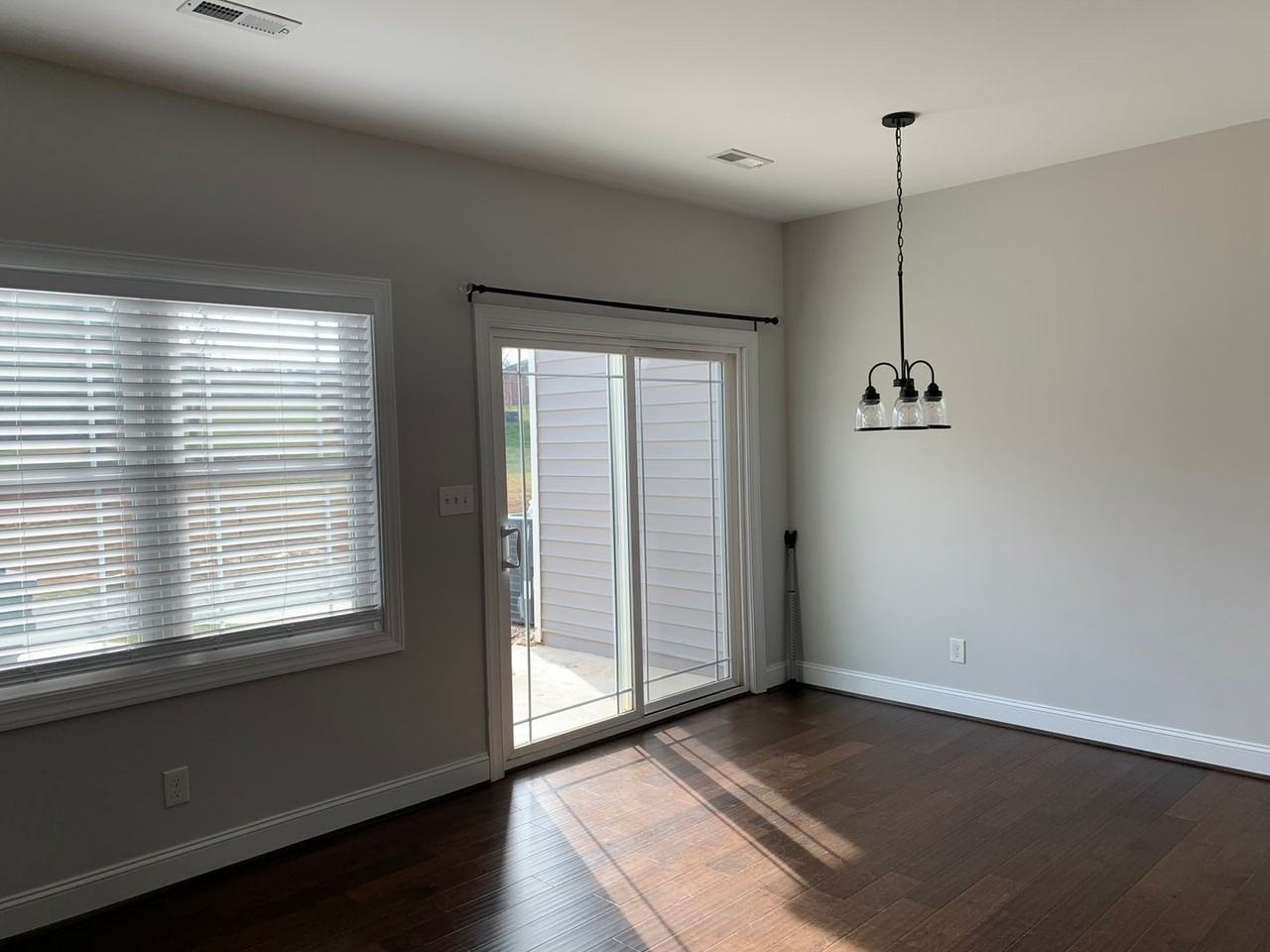 324 Meridian St - Photo 6 of 16