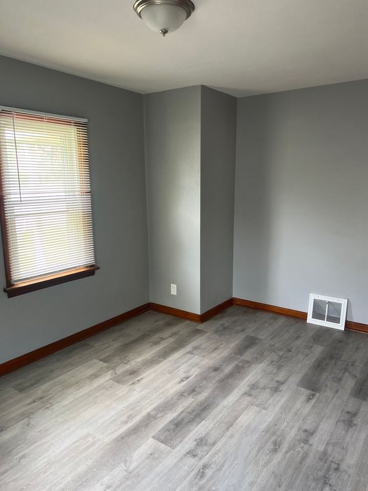 9100 Stansberry Ave - Photo 5 of 11