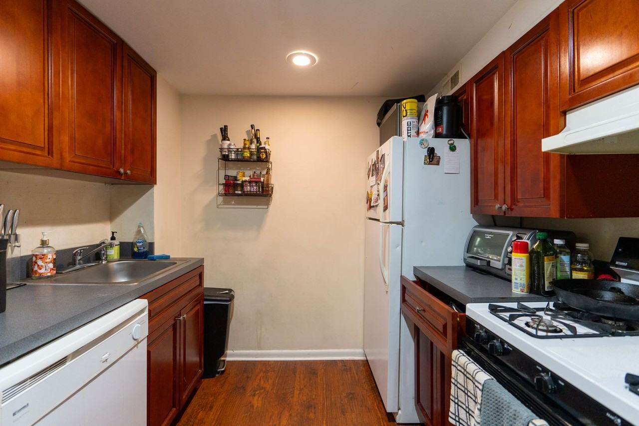 1026 N Randolph St 2nd Fl - Photo 4 of 17