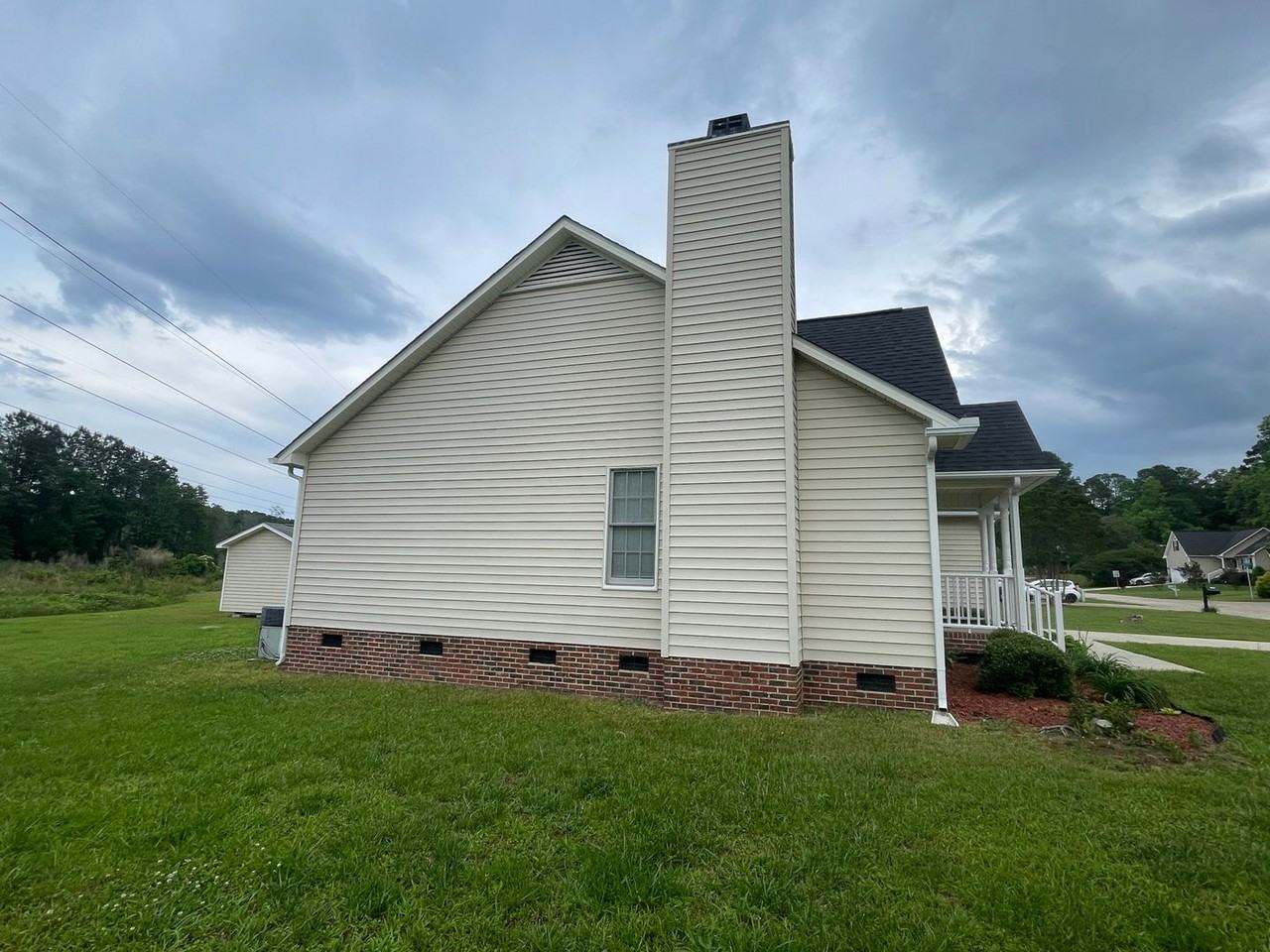 1012 Walnut Dr - Photo 3 of 25