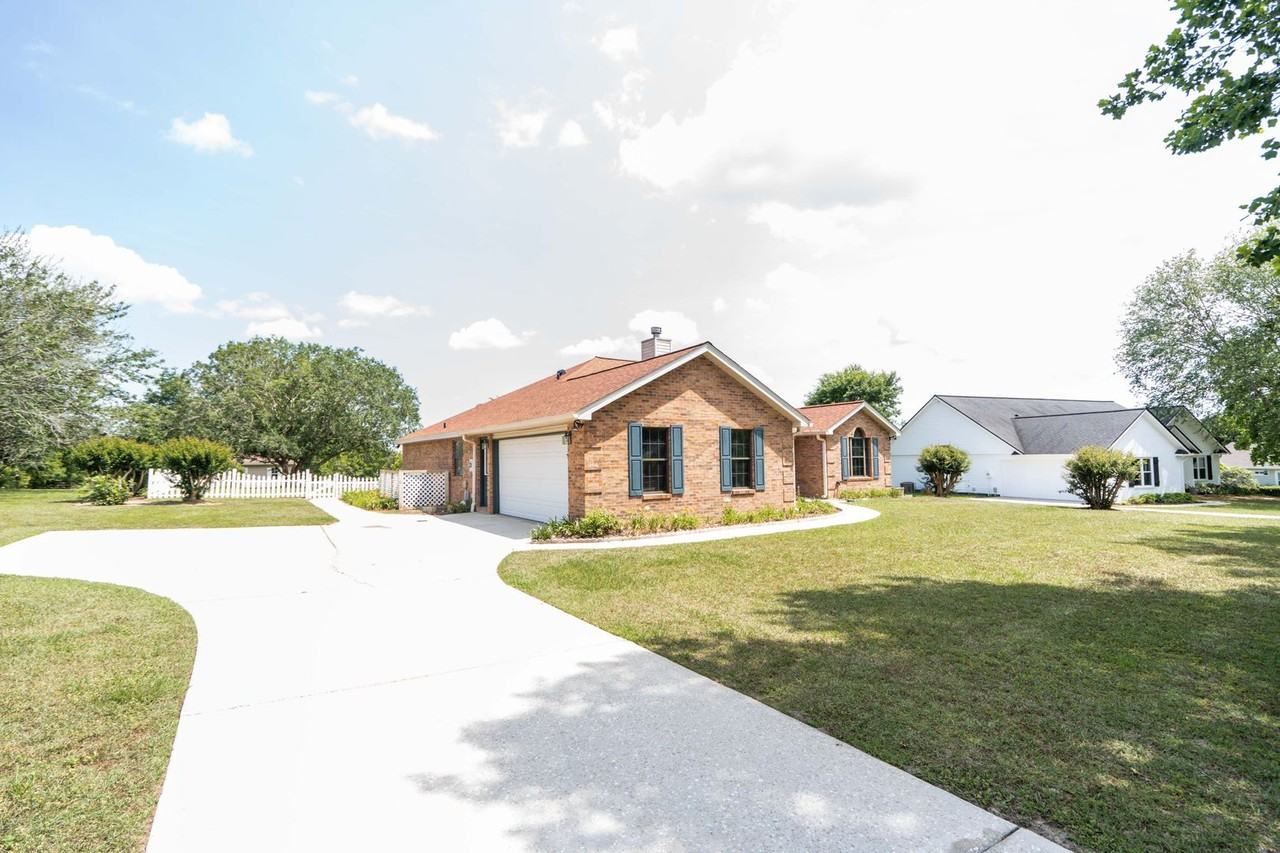 9115 Copperfair Ln - Photo 2 of 47