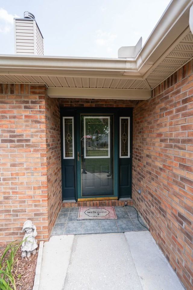 9115 Copperfair Ln - Photo 3 of 47