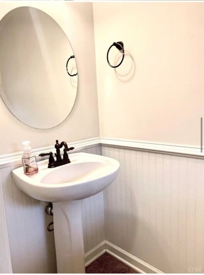 81 Catherine Ct - Photo 6 of 13