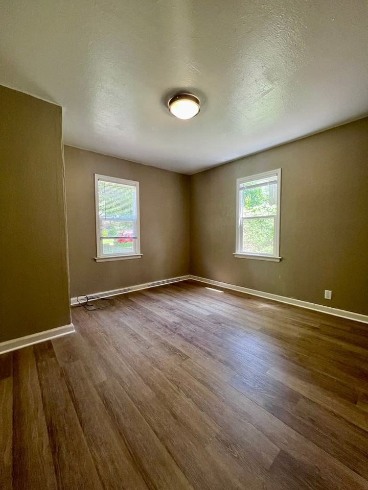 1520 Beacon St - Photo 3 of 12