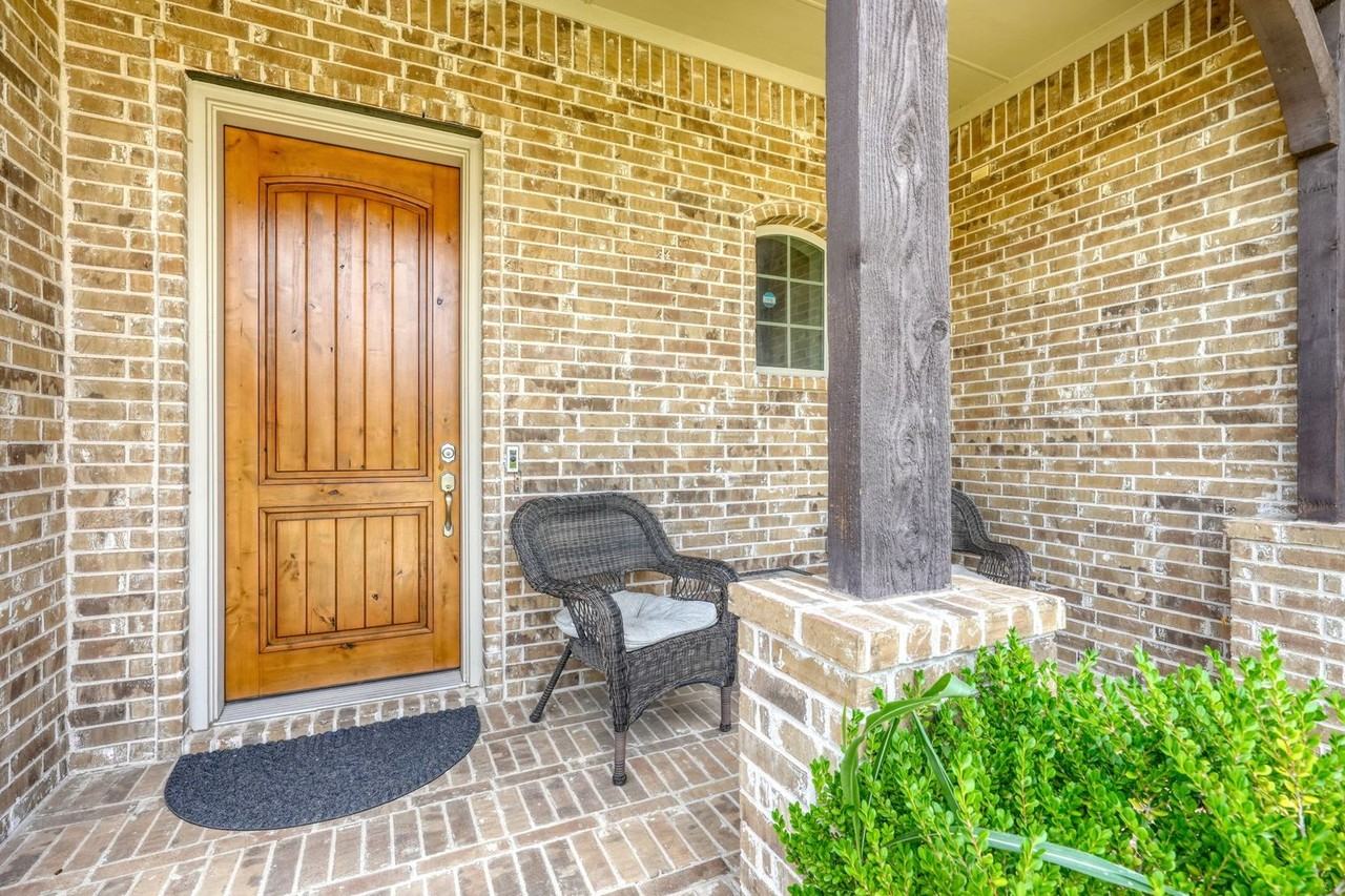 717 Lina Ct - Photo 3 of 34