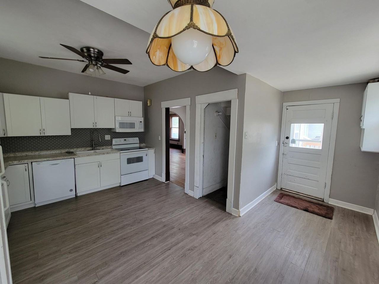 534 Benton St - Photo 7 of 10