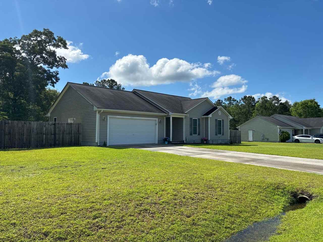 117 Gregory Dr - Photo 2 of 23