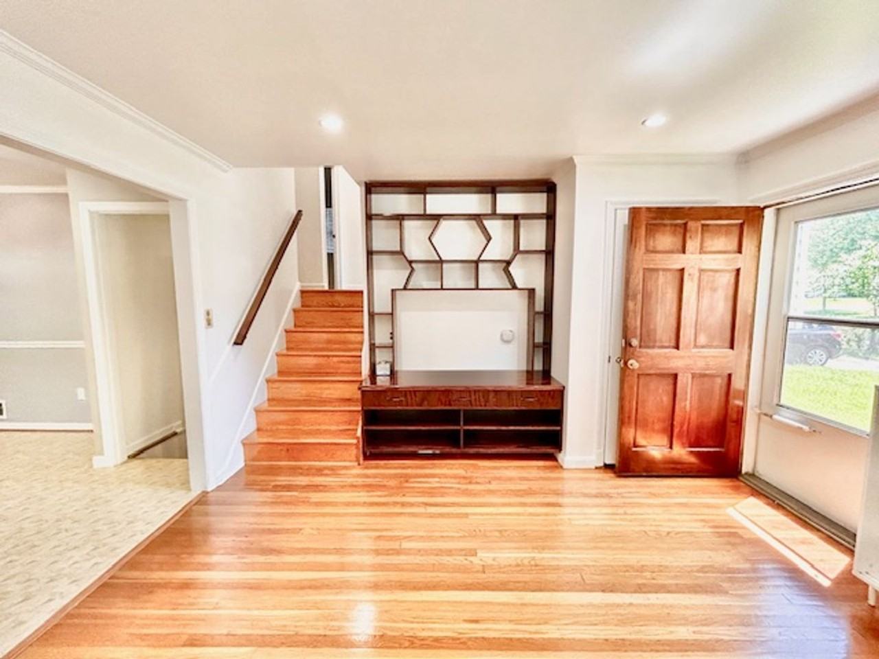 1010 Kennon Ct - Photo 3 of 40