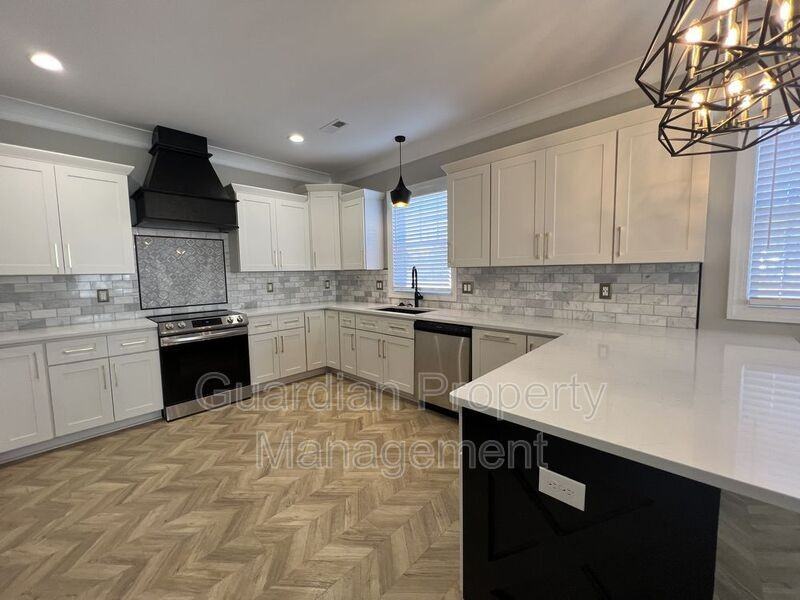 172 Summerlin Dr - Photo 3 of 36