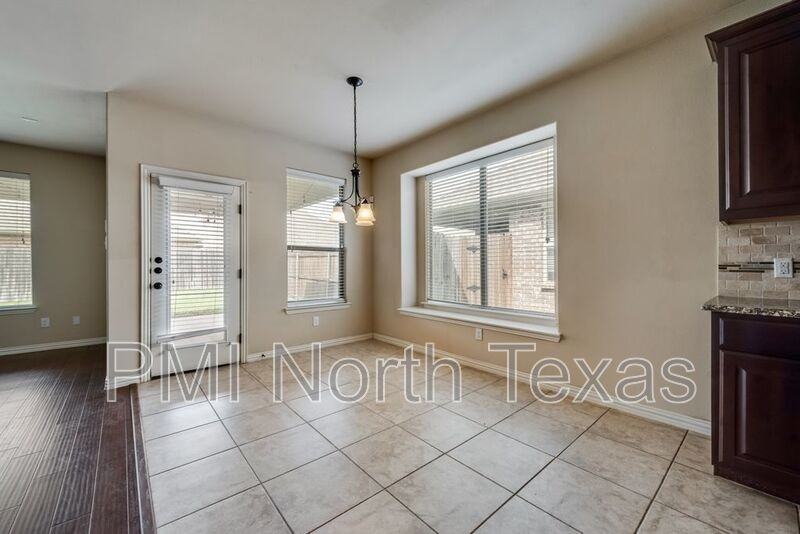 11213 Amistad Dr - Photo 5 of 21