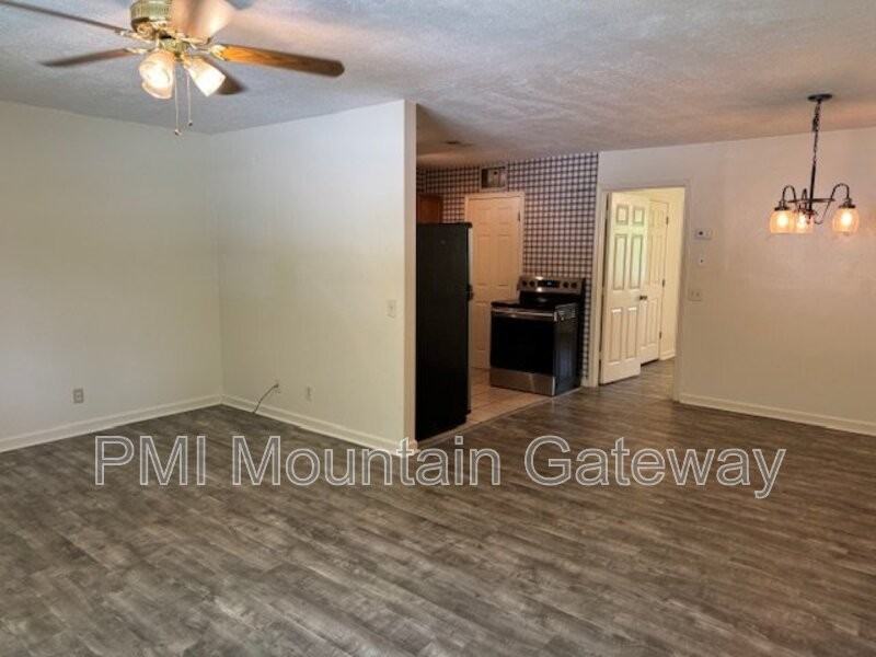 50 Brittany Cir - Photo 3 of 11