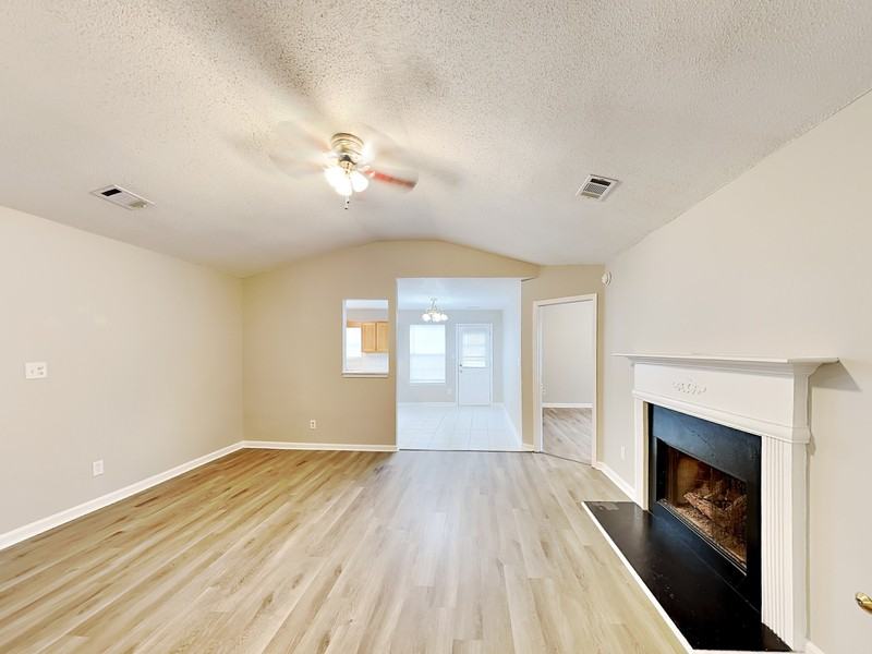 276 Village Dr - Photo 4 of 20