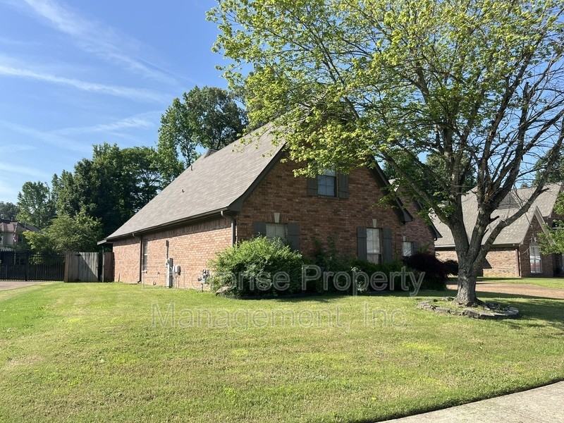 11861 Bridal Ln - Photo 3 of 26