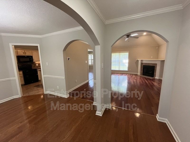 11861 Bridal Ln - Photo 4 of 26