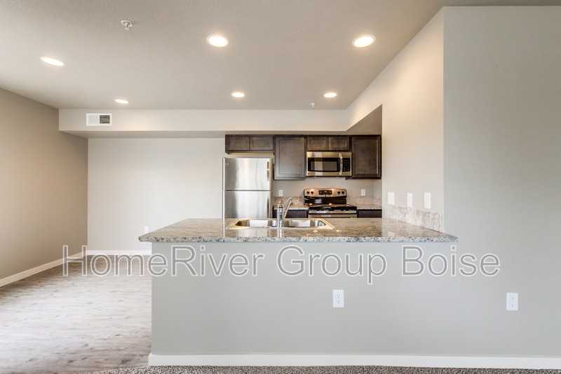 811 E Wandering Ln #102 - Photo 3 of 28