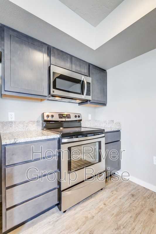 811 E Wandering Ln #102 - Photo 7 of 28