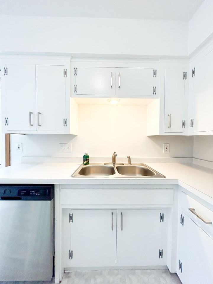 Edina Doubles - Photo 3 of 41