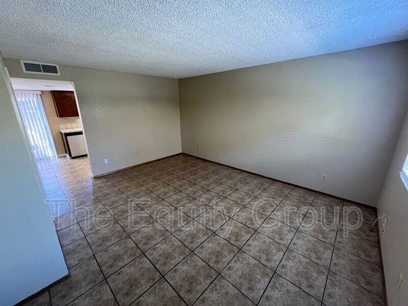 838 N Williford Dr - Photo 2 of 17