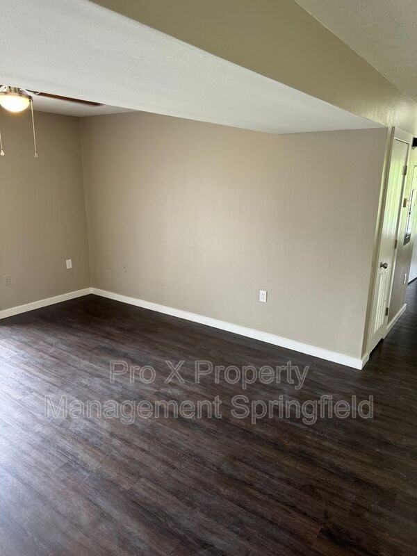 2125 Southfork Dr - Photo 3 of 20