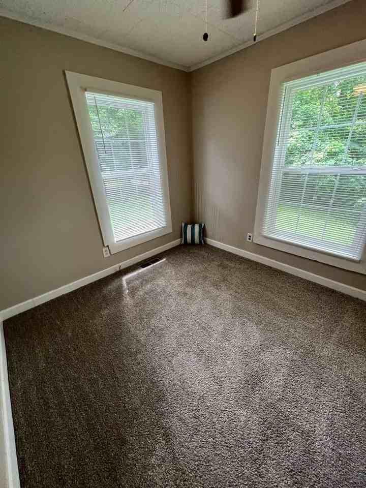 111 Pindal Cir - Photo 7 of 11
