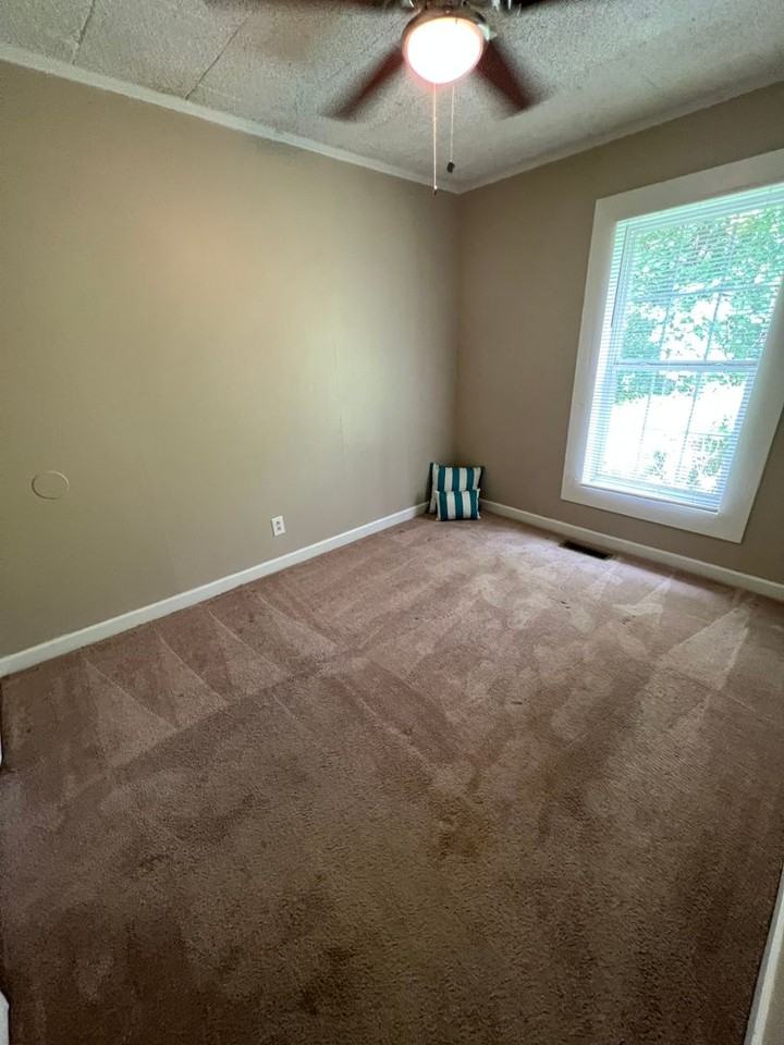 111 Pindal Cir - Photo 6 of 13