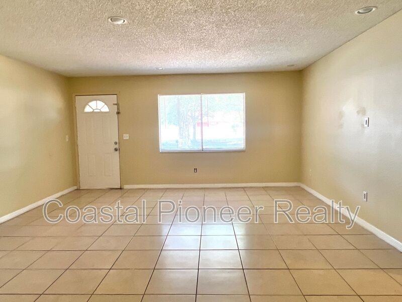 5239 Stone Harbour Rd - Photo 2 of 23