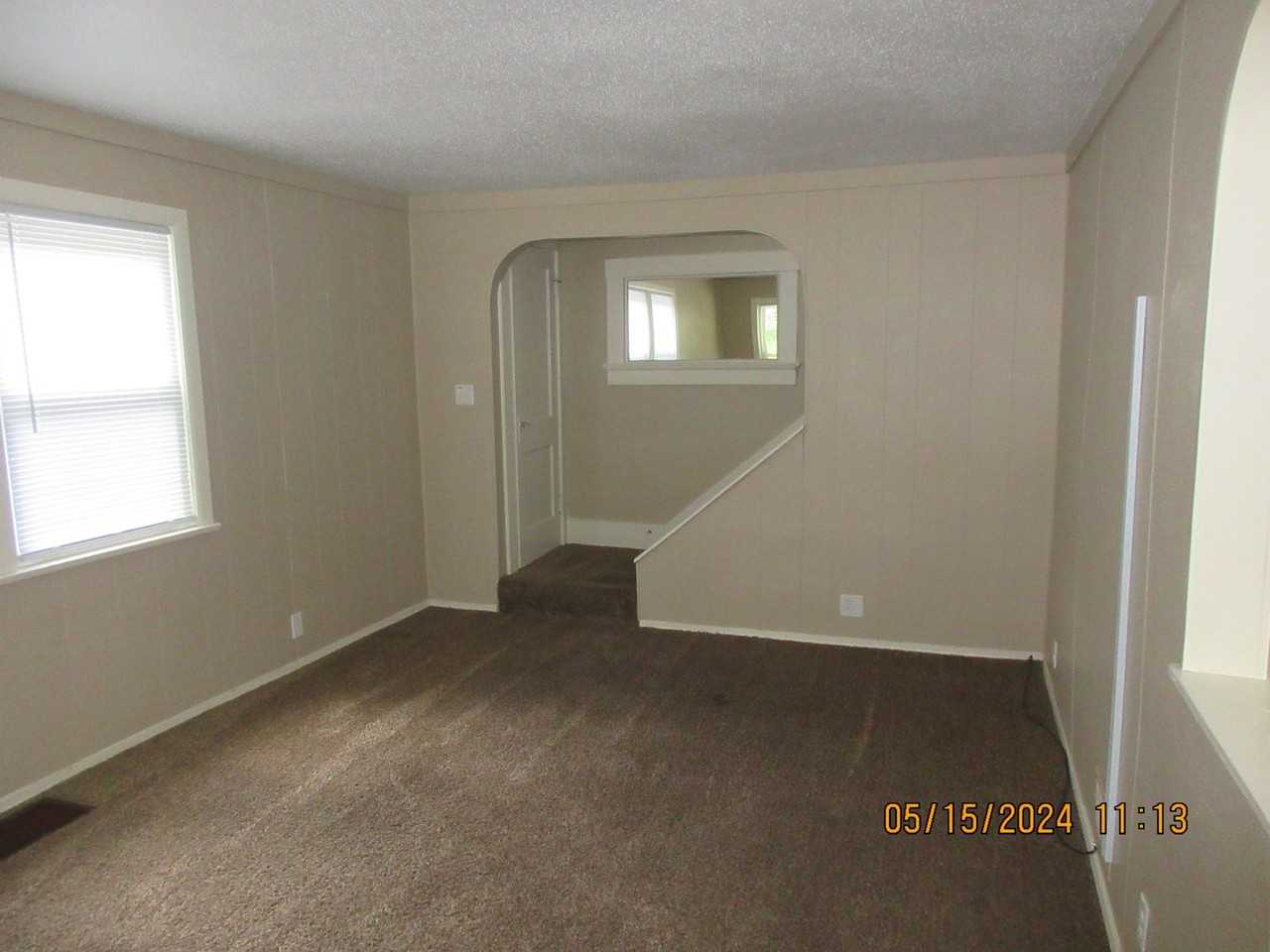 2501 Oakridge Rd - Photo 2 of 9