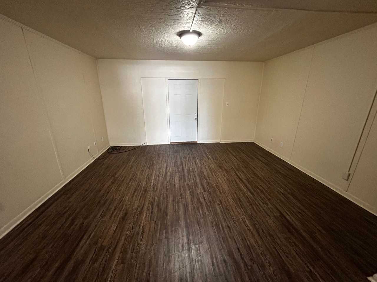 Jamestown Apartments 2 bed/1.5 bath - Photo 4 of 15