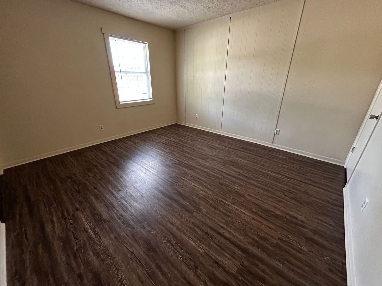 Jamestown Apartments 2 bed/1.5 bath - Photo 6 of 29