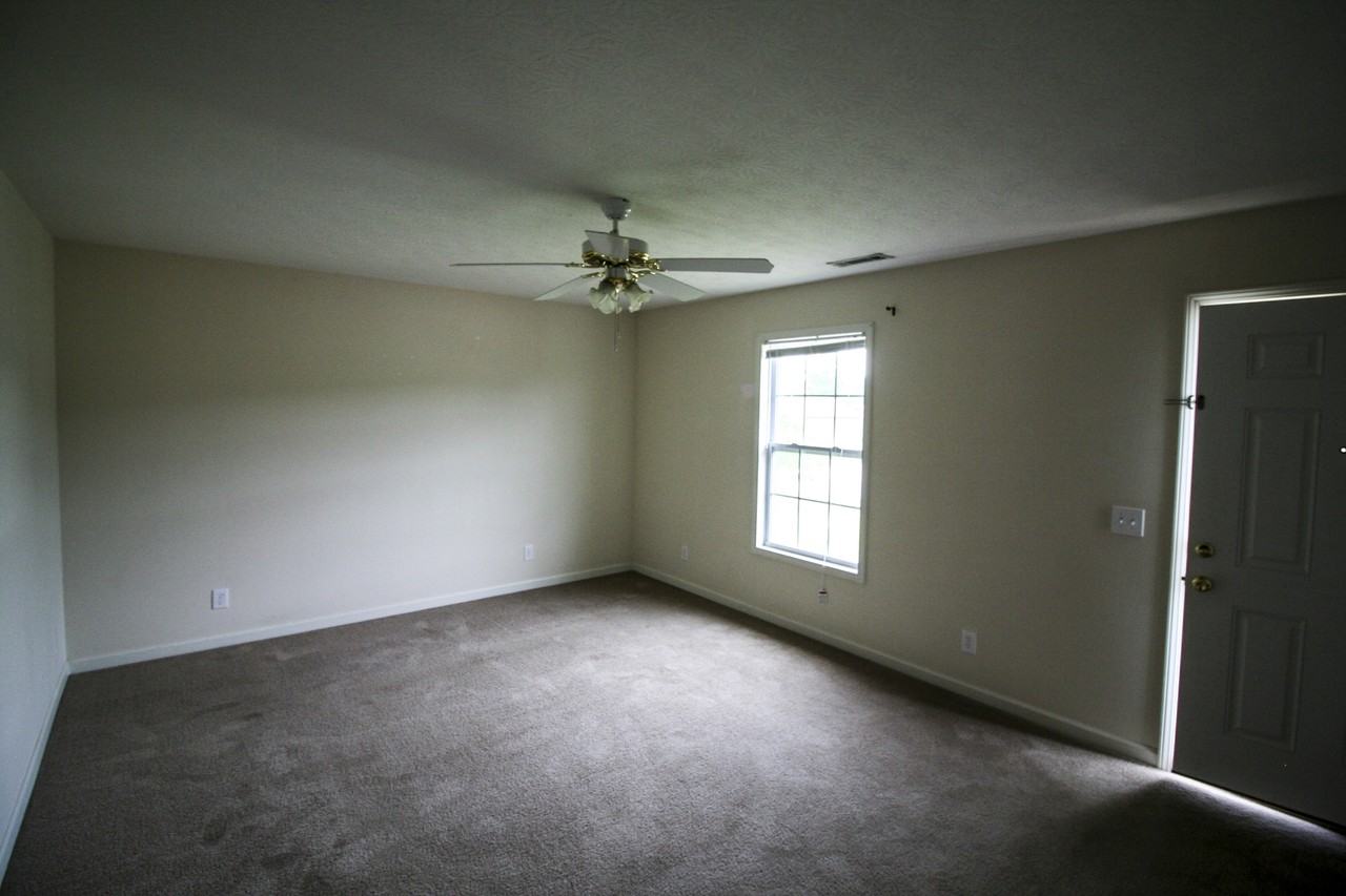 The Oaks - 825 - Photo 3 of 11