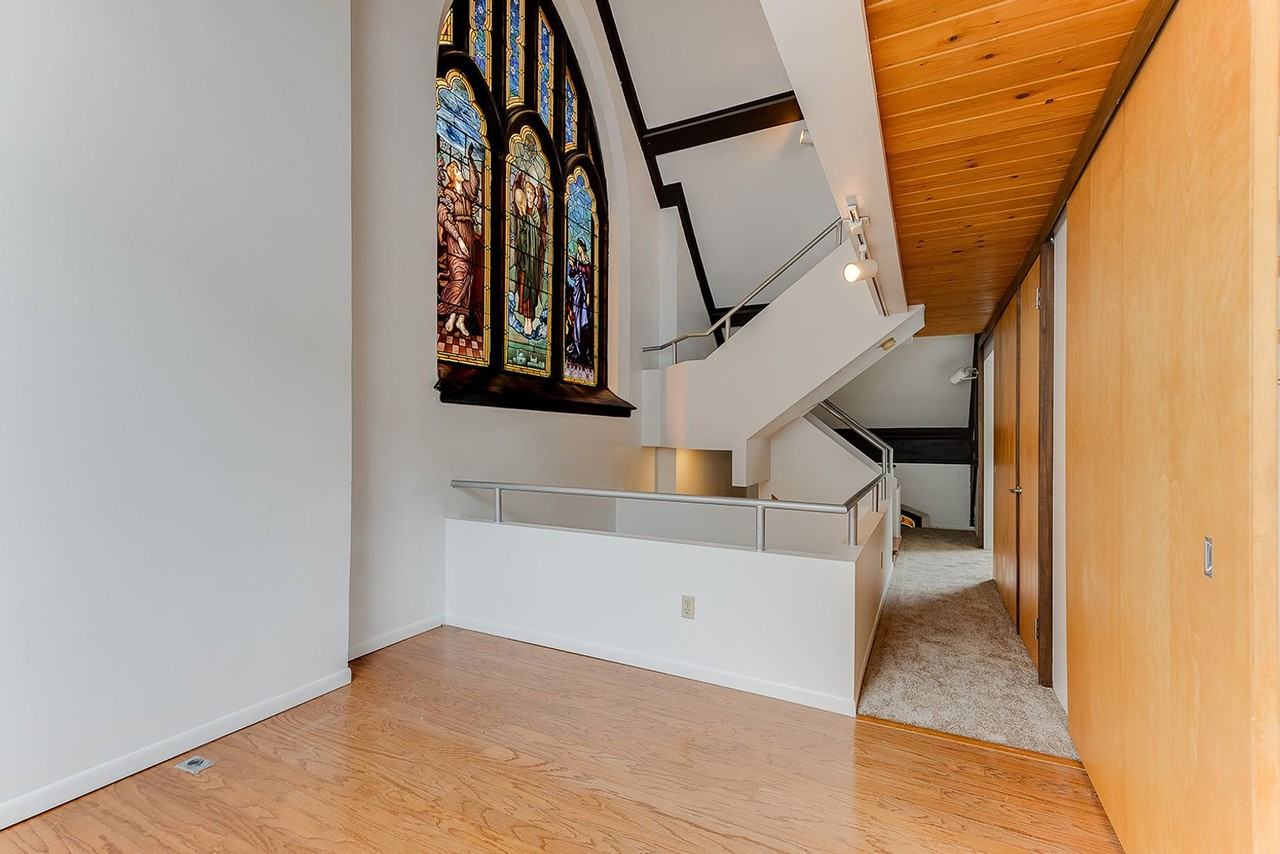495 Ashland Ave - Photo 5 of 20