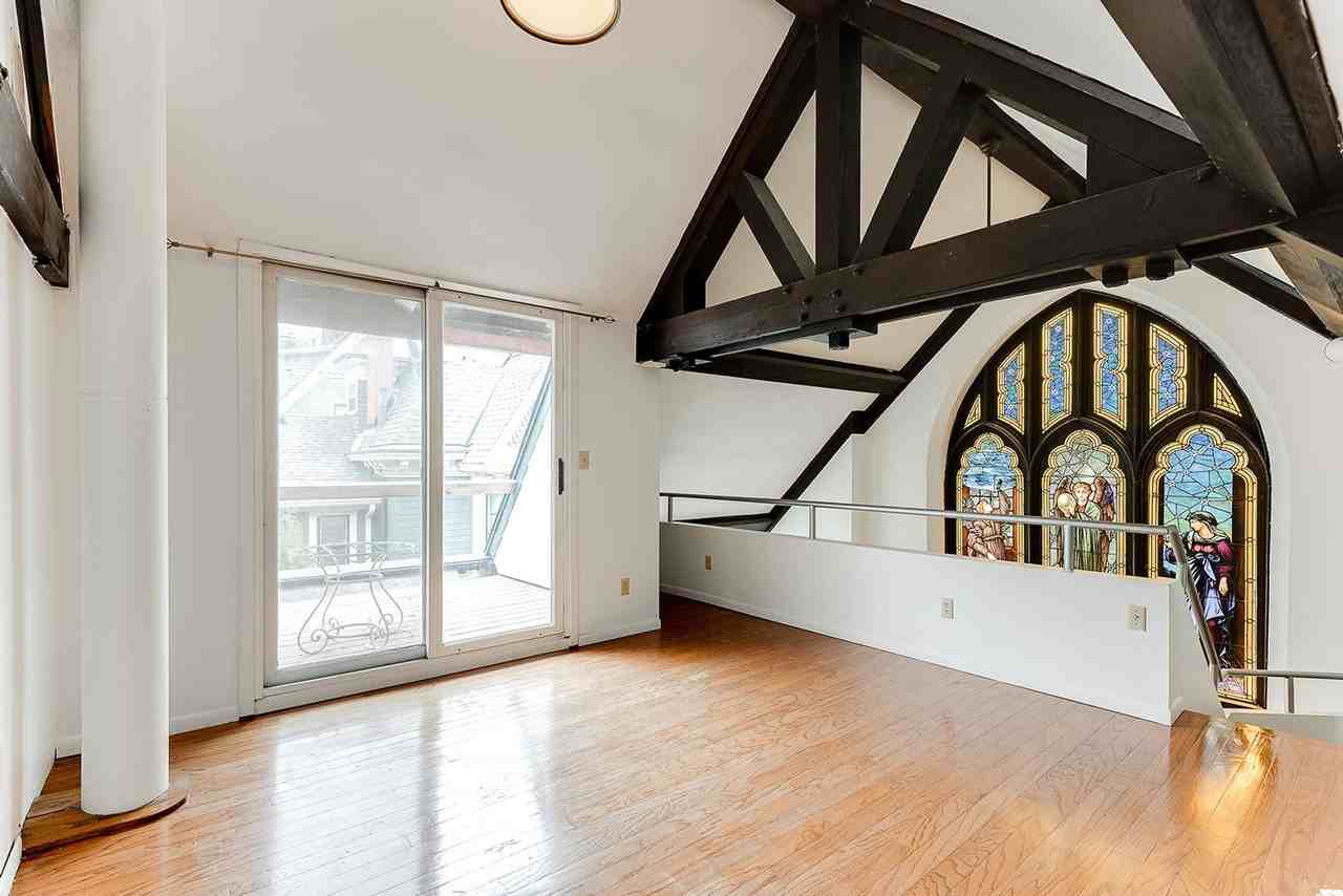 495 Ashland Ave - Photo 7 of 20