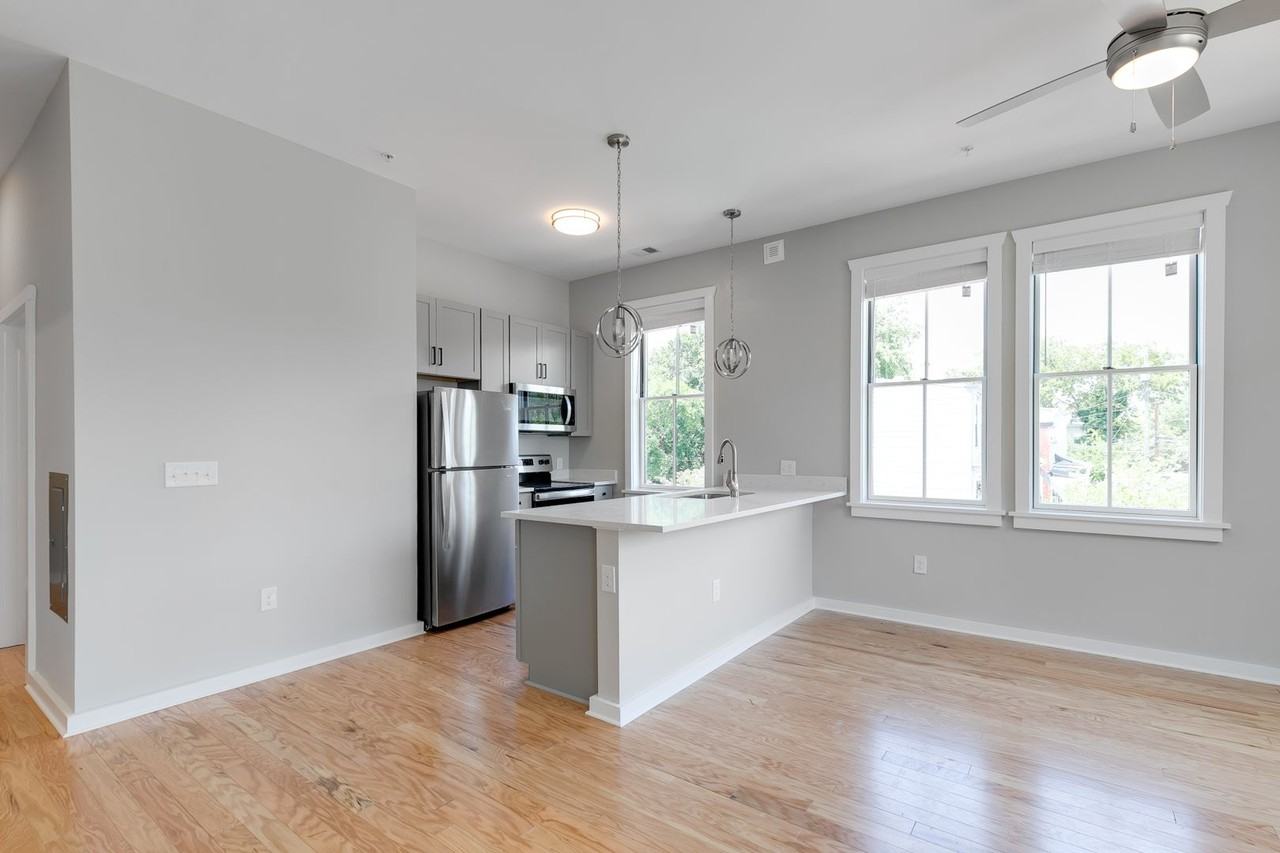 2416 Jefferson Ave - Photo 3 of 36