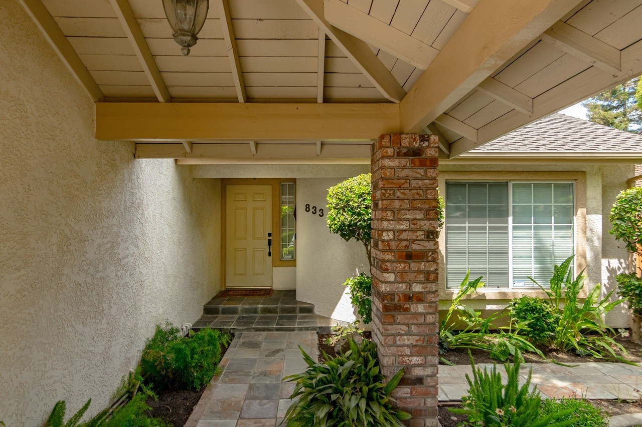 833 Sonoma Ave - Photo 4 of 36