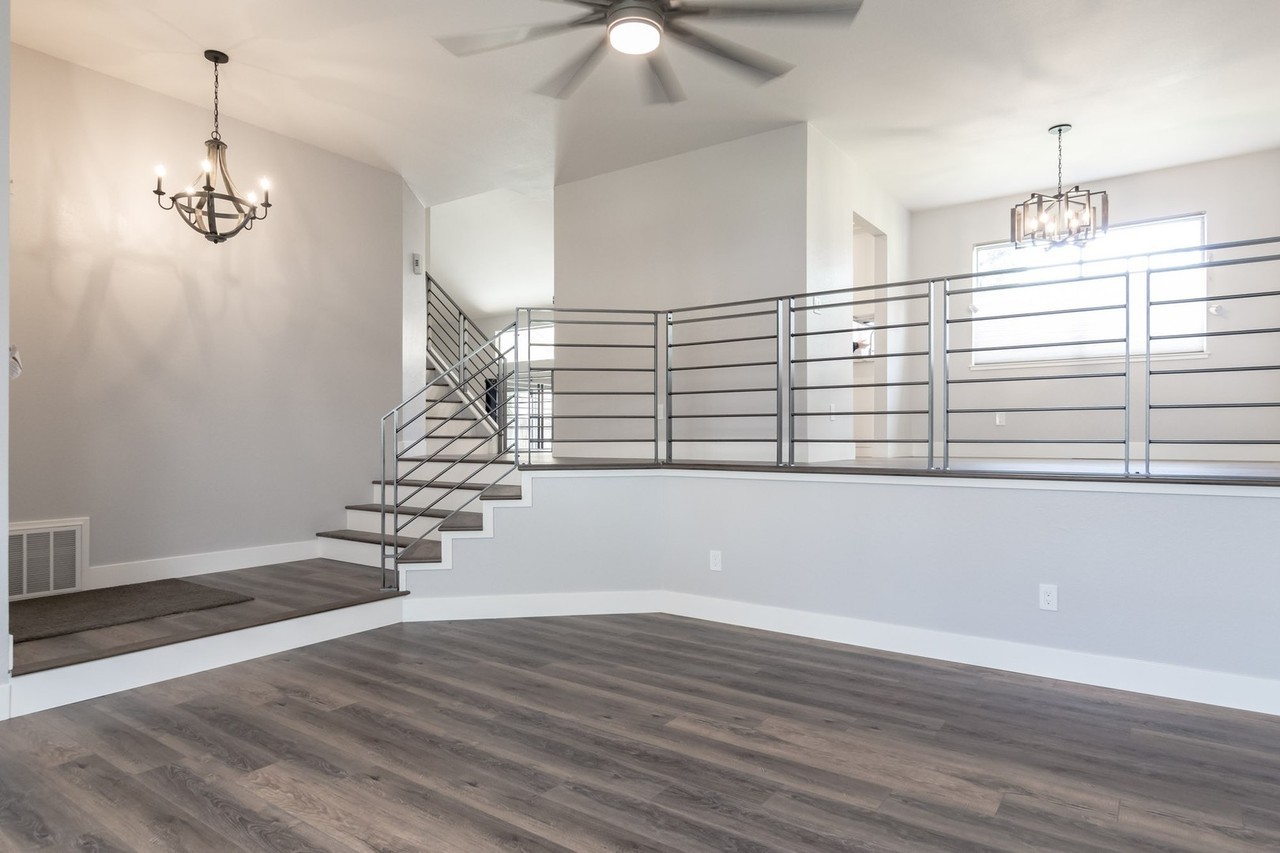 833 Sonoma Ave - Photo 5 of 36