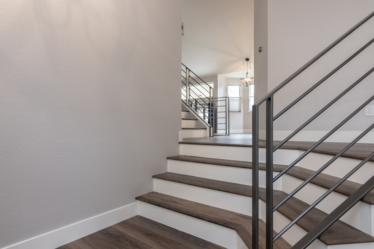 833 Sonoma Ave - Photo 6 of 36