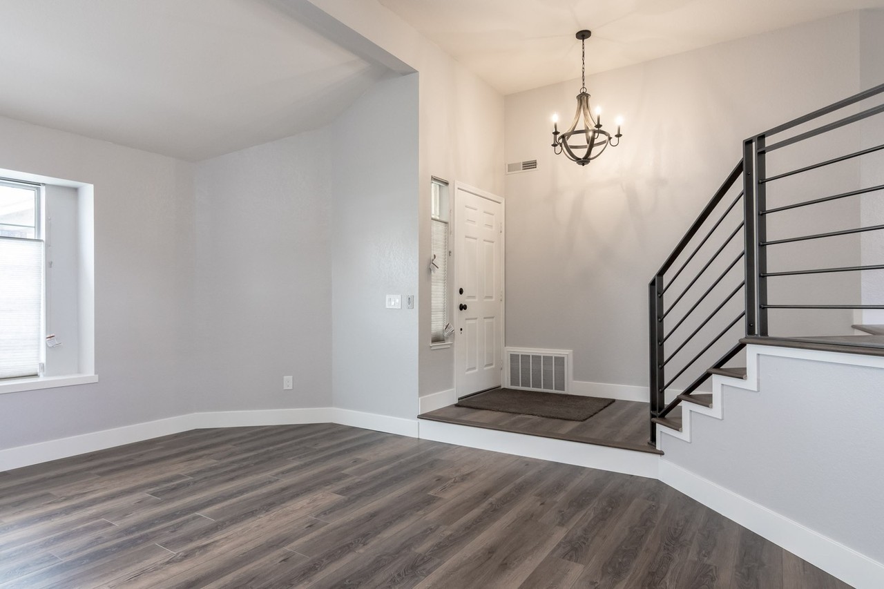 833 Sonoma Ave - Photo 7 of 36