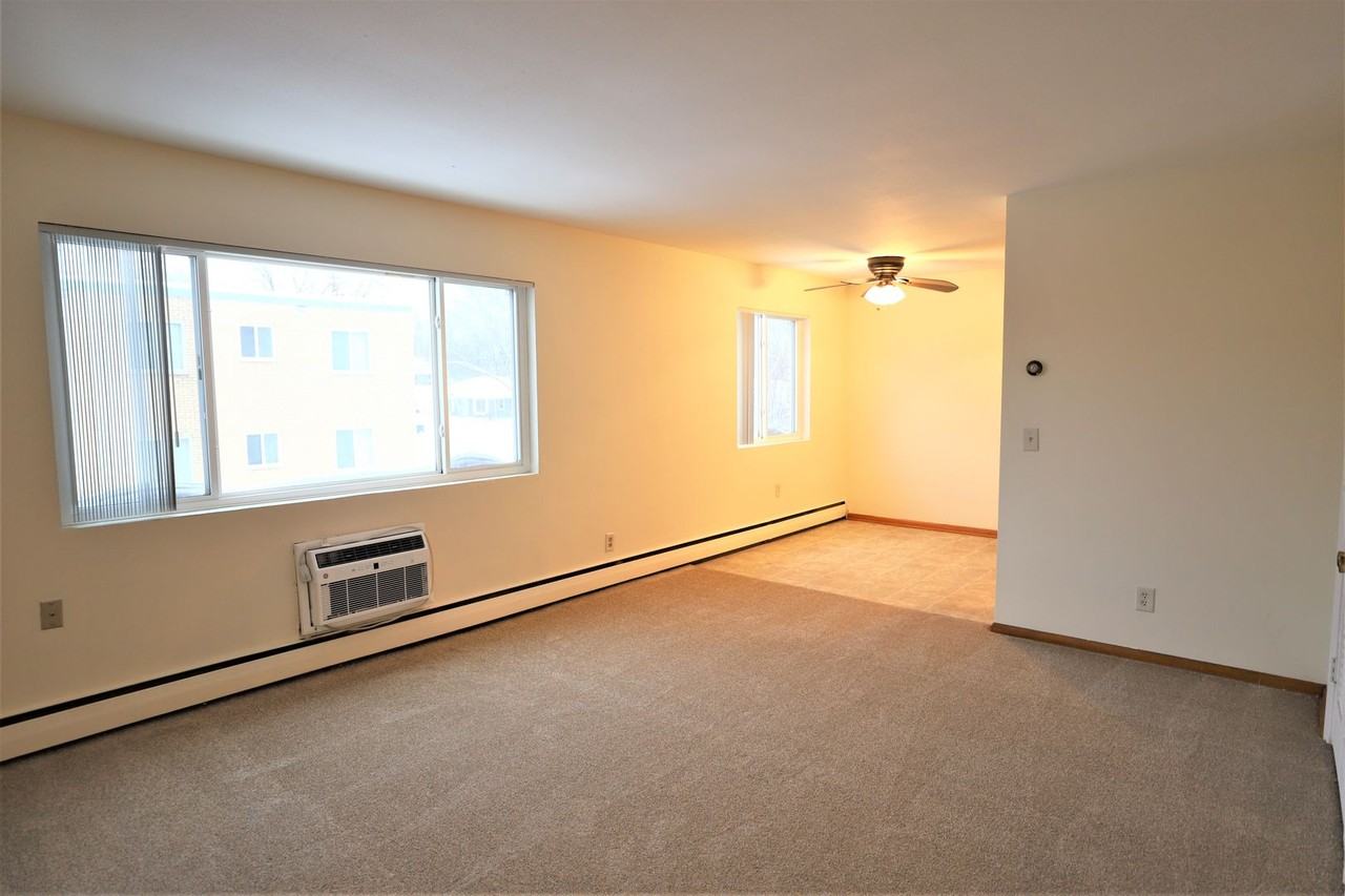 Premier Properties - 6526 - Photo 3 of 21