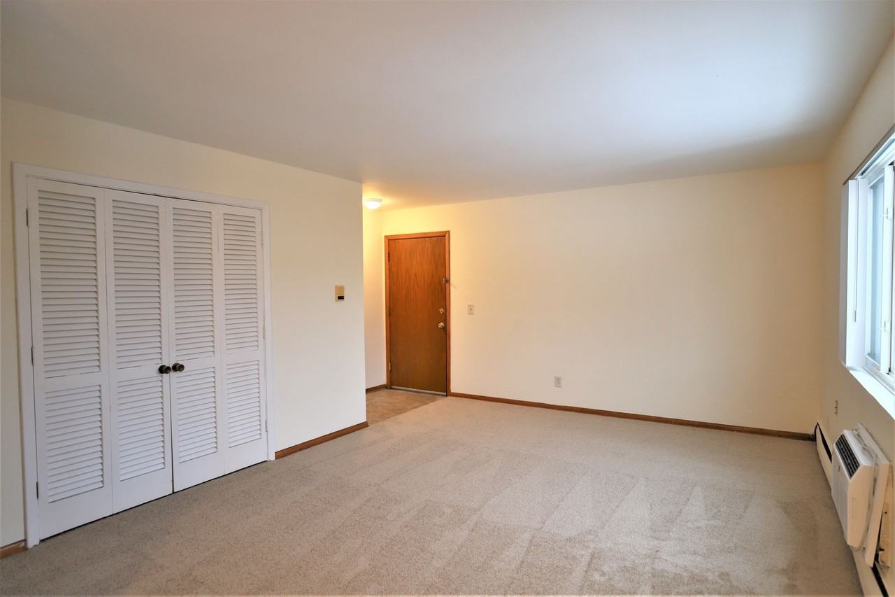 Premier Properties - 6526 - Photo 5 of 21