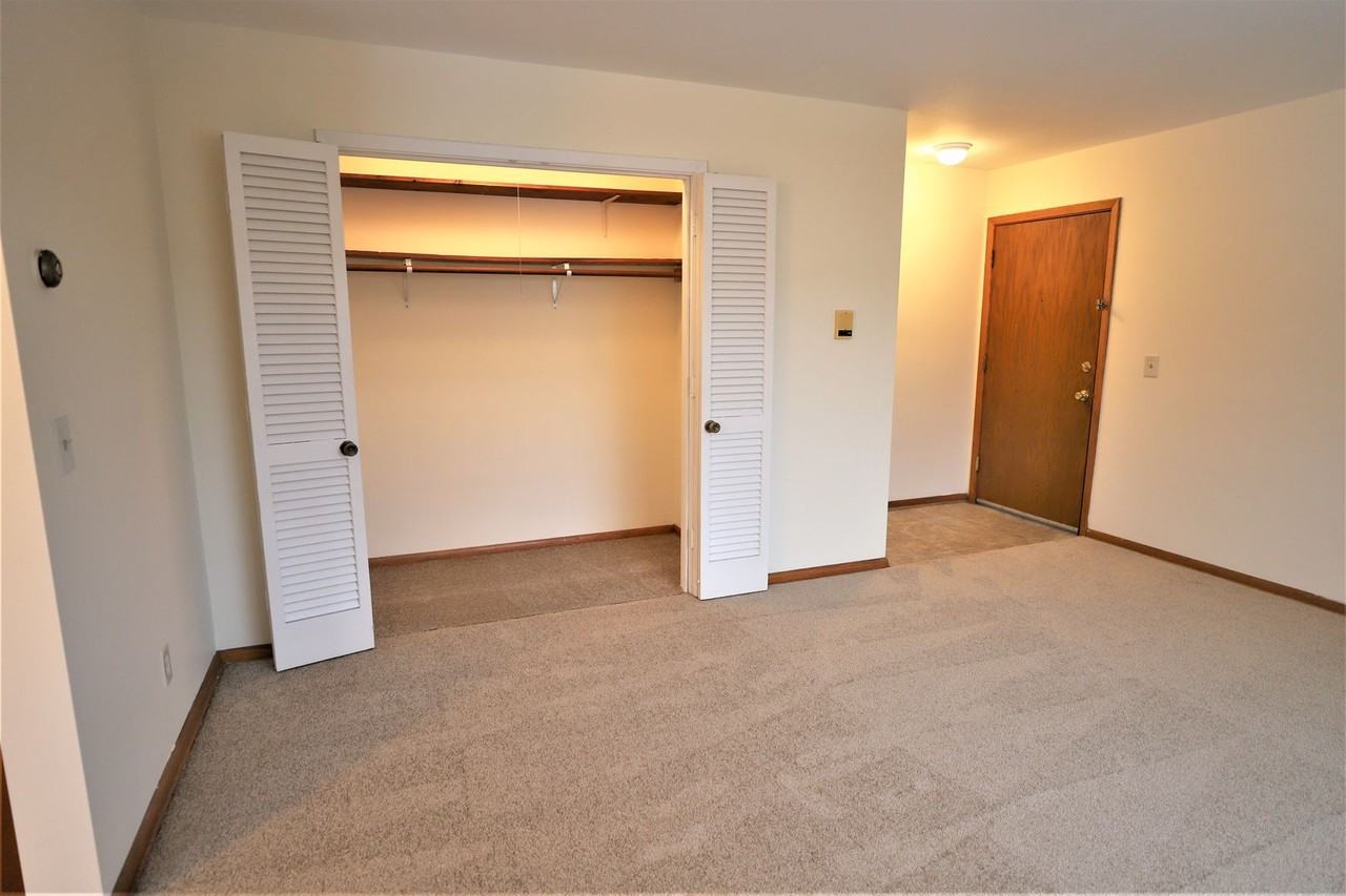 Premier Properties - 6526 - Photo 6 of 21